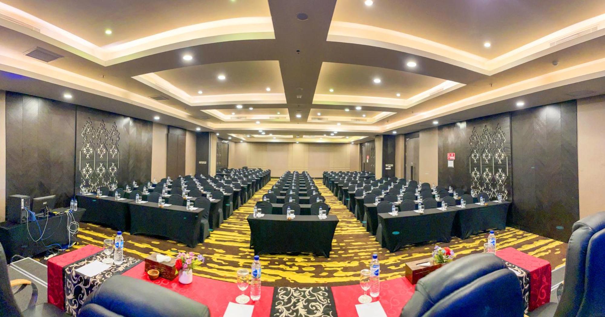 Lombok Astoria Hotel Mataram Exteriör bild