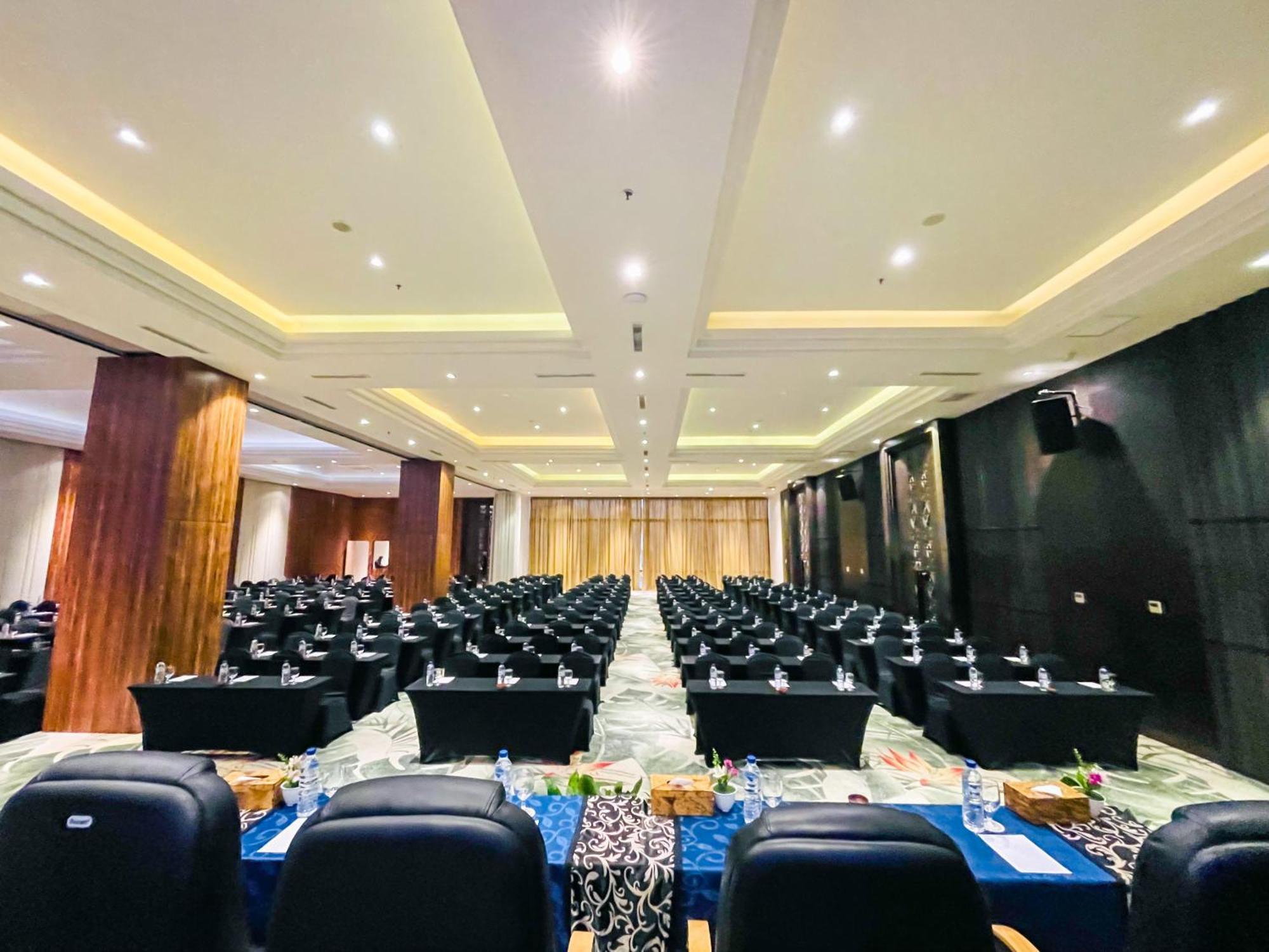 Lombok Astoria Hotel Mataram Exteriör bild