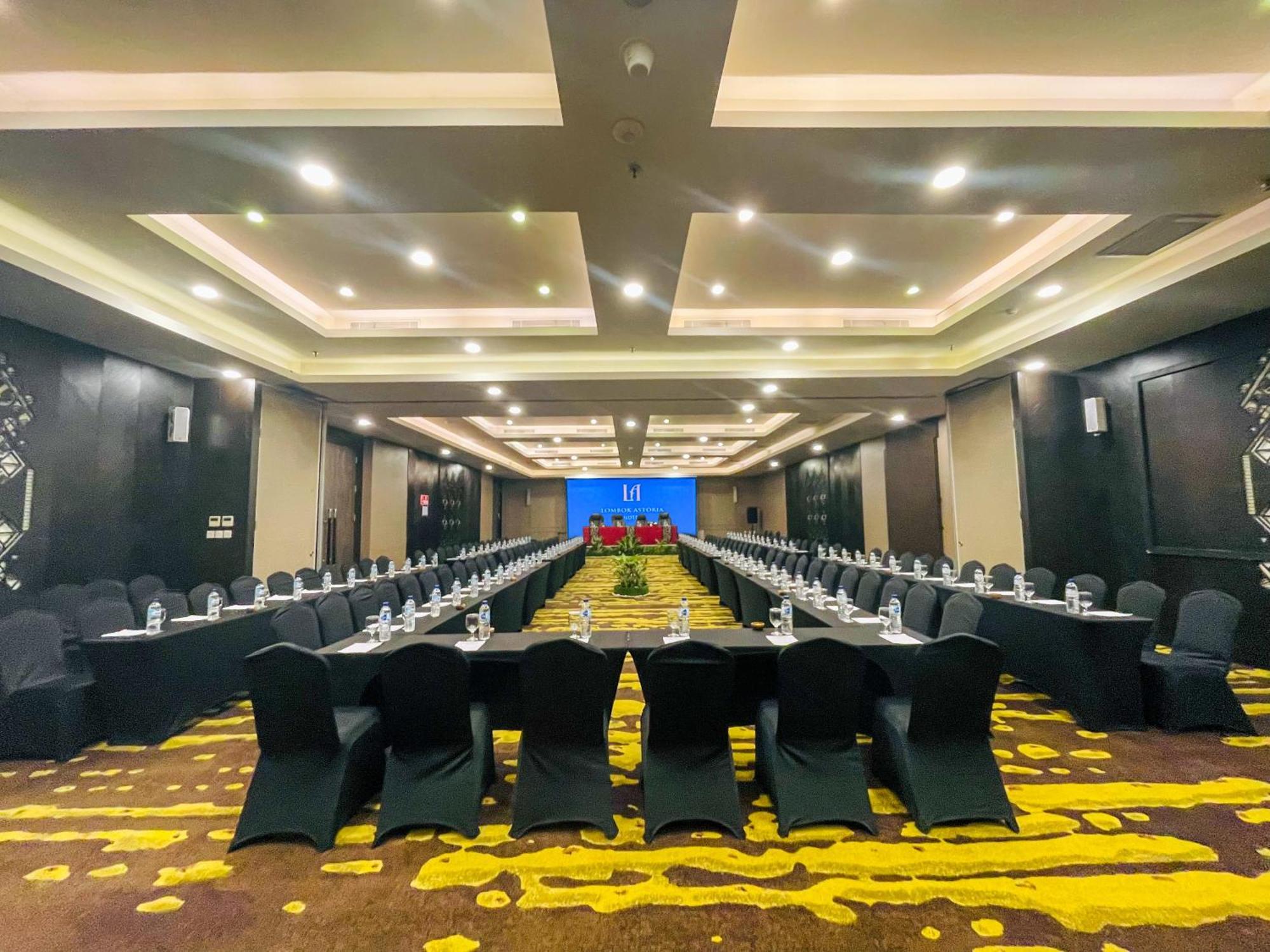 Lombok Astoria Hotel Mataram Exteriör bild
