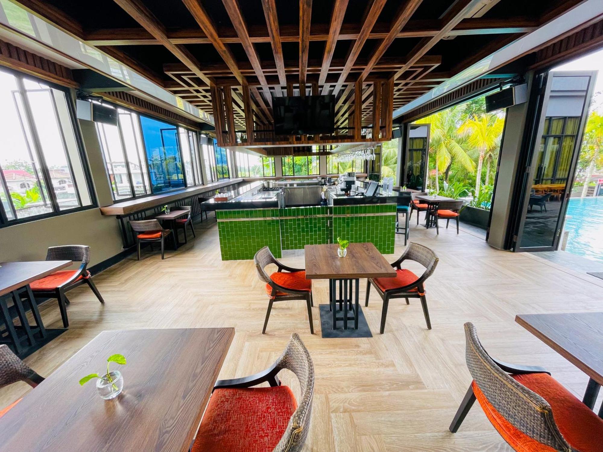 Lombok Astoria Hotel Mataram Exteriör bild