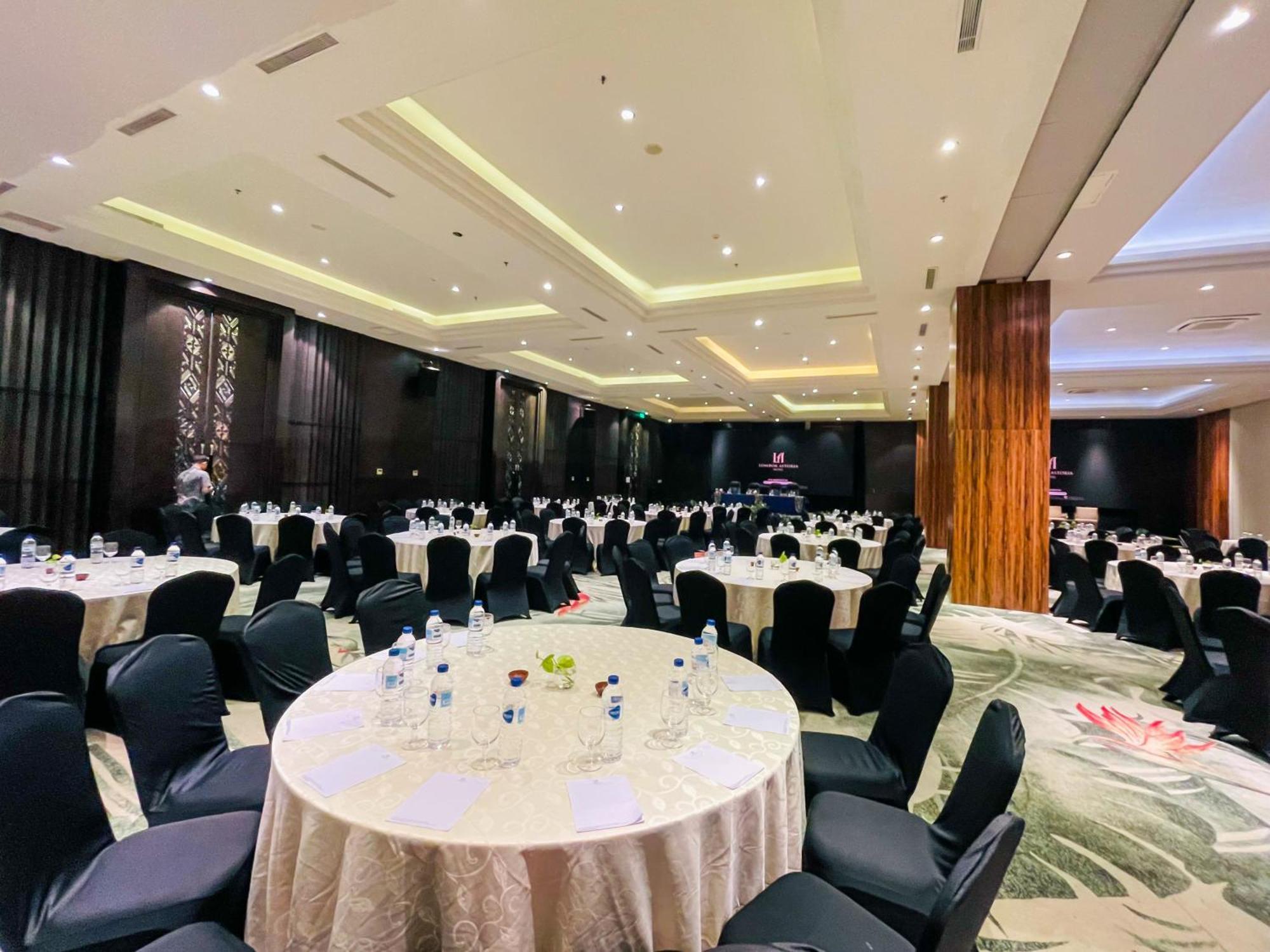 Lombok Astoria Hotel Mataram Exteriör bild
