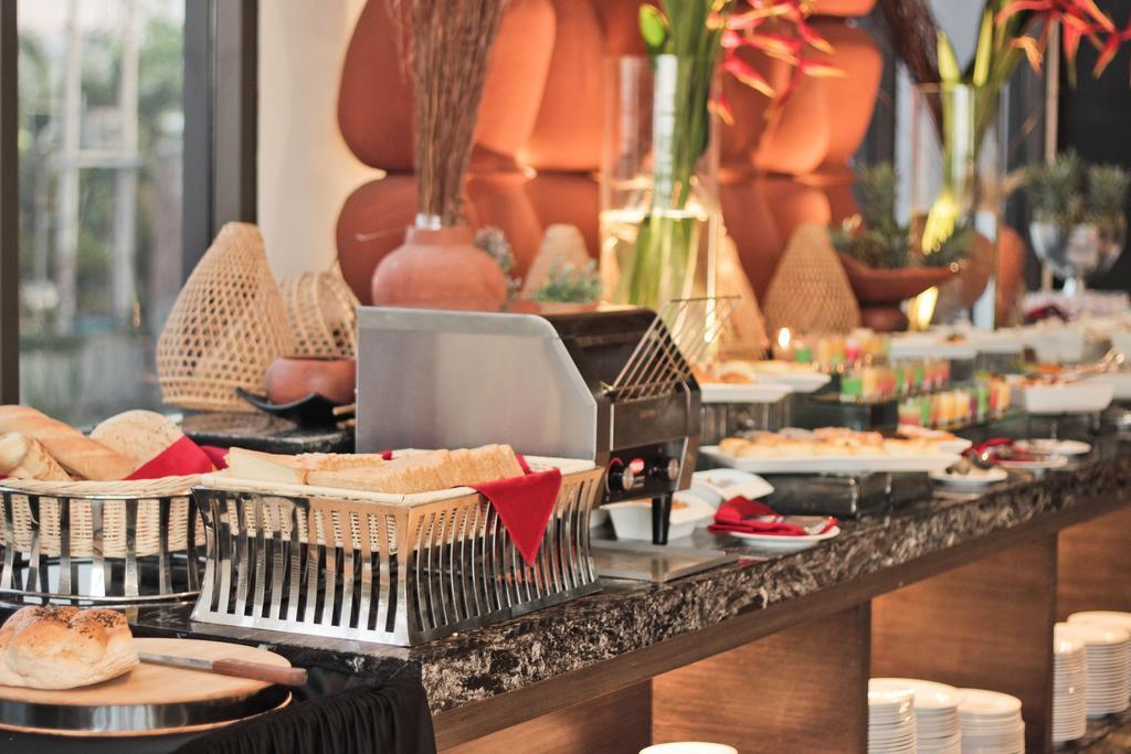 Lombok Astoria Hotel Mataram Exteriör bild