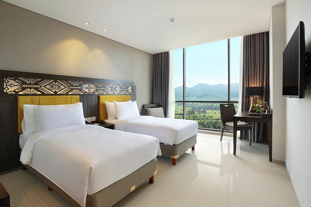 Lombok Astoria Hotel Mataram Rum bild
