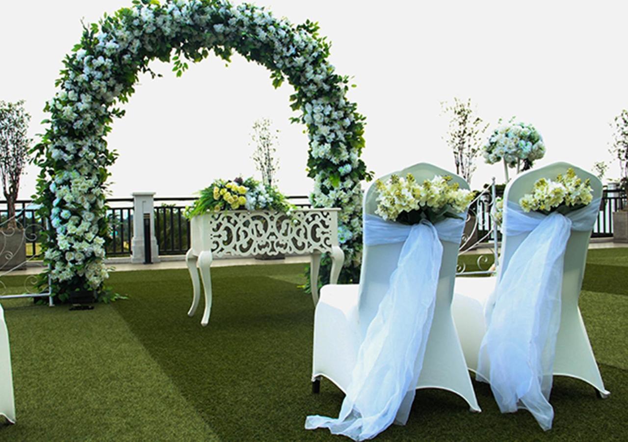 Lombok Astoria Hotel Mataram Exteriör bild